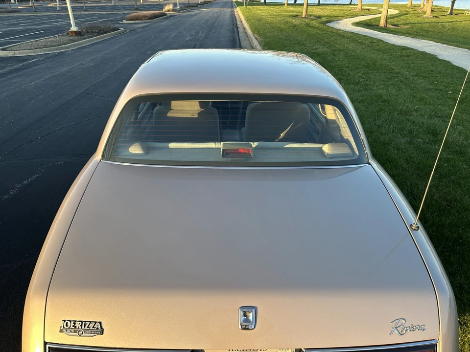 1991 Buick Riviera 4th-7th Gen - Image 22 of 31