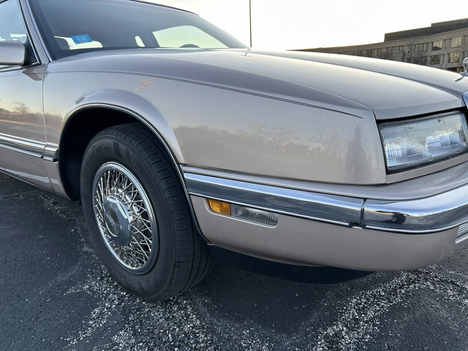 1991 Buick Riviera 4th-7th Gen - Image 17 of 31