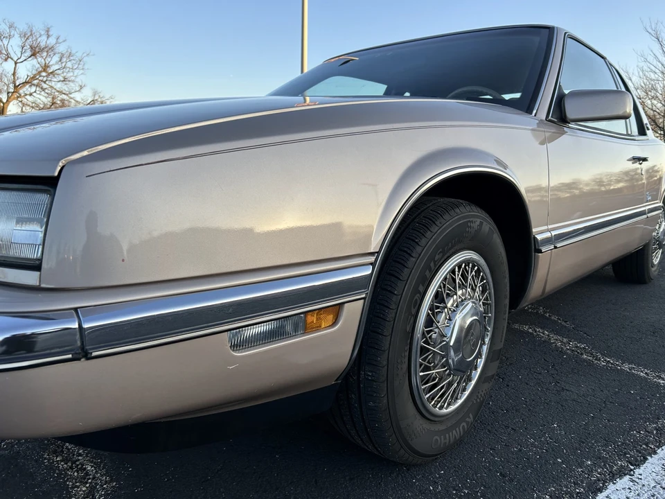 1991 Buick Riviera 4th-7th Gen - Image 18 of 31
