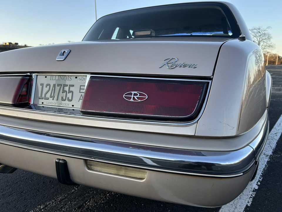 1991 Buick Riviera 4th-7th Gen - Image 25 of 31