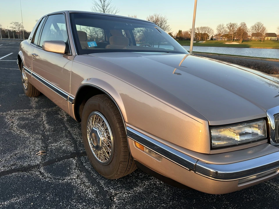 1991 Buick Riviera 4th-7th Gen - Image 15 of 31