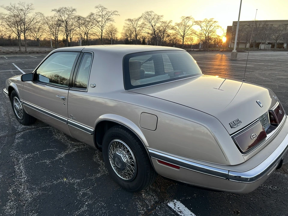 1991 Buick Riviera 4th-7th Gen - Image 7 of 31