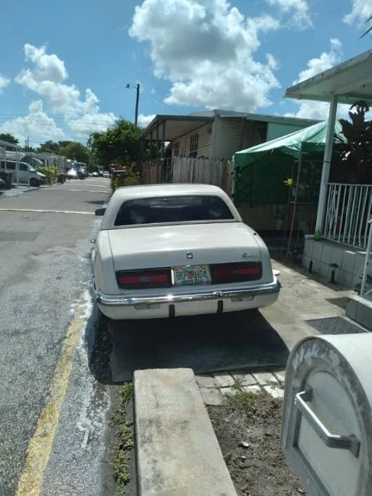 1991 Buick Riviera 4th-7th Gen - Image 2 of 4