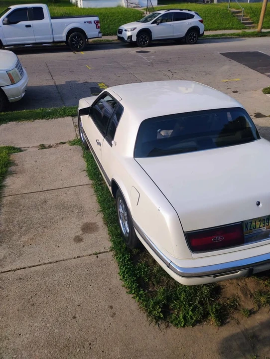 1991 Buick Riviera 4th-7th Gen - Image 4 of 6