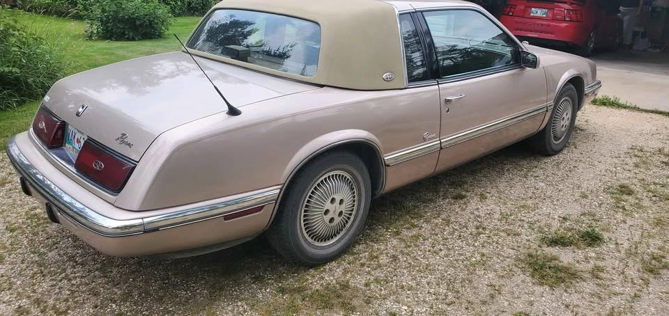1991 Buick Riviera 4th-7th Gen - Image 4 of 15