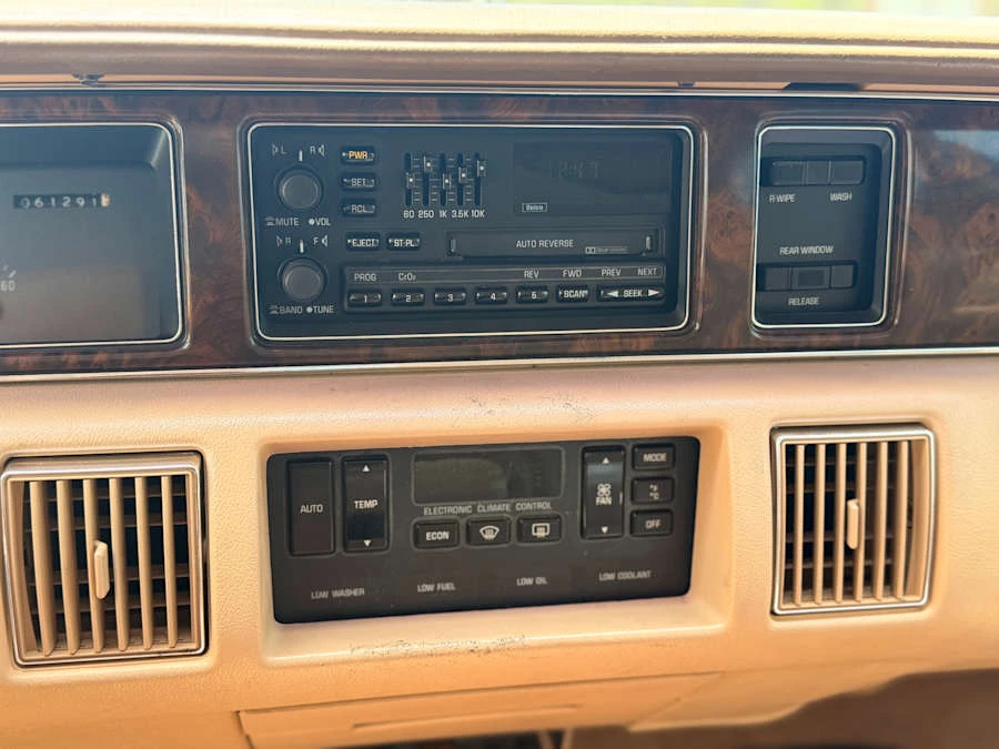 1991 Buick Roadmaster - Image 21 of 27