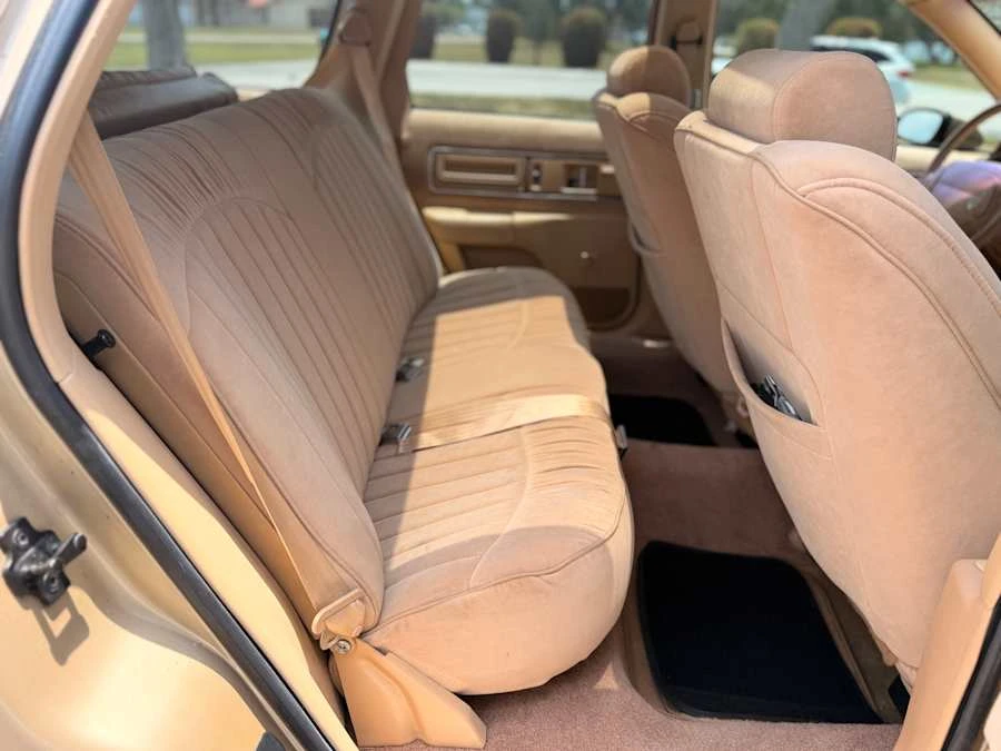 1991 Buick Roadmaster - Image 23 of 27