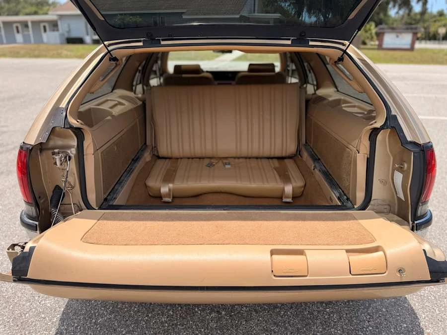 1991 Buick Roadmaster - Image 24 of 27