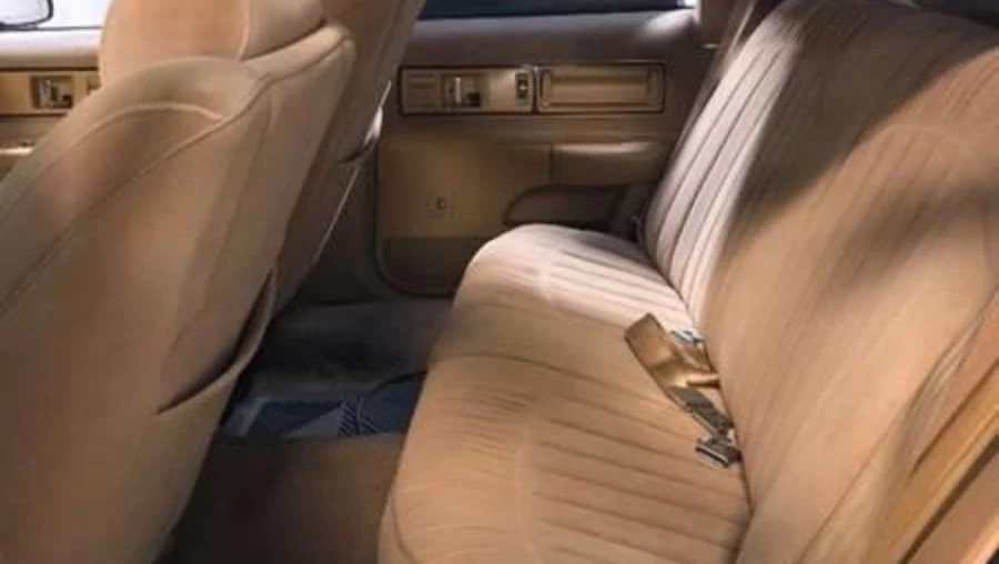 1991 Buick Roadmaster - Image 5 of 12