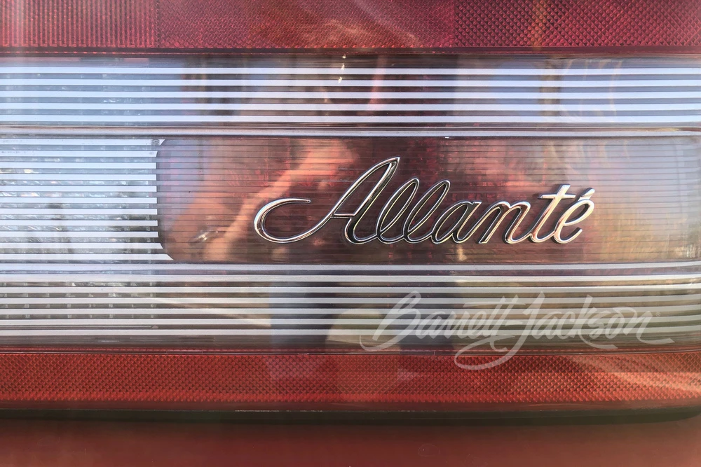 1991 Cadillac Allante - Image 15 of 16