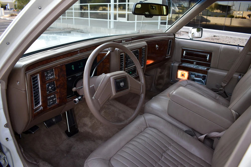 1991 Cadillac Brougham - Image 4 of 5