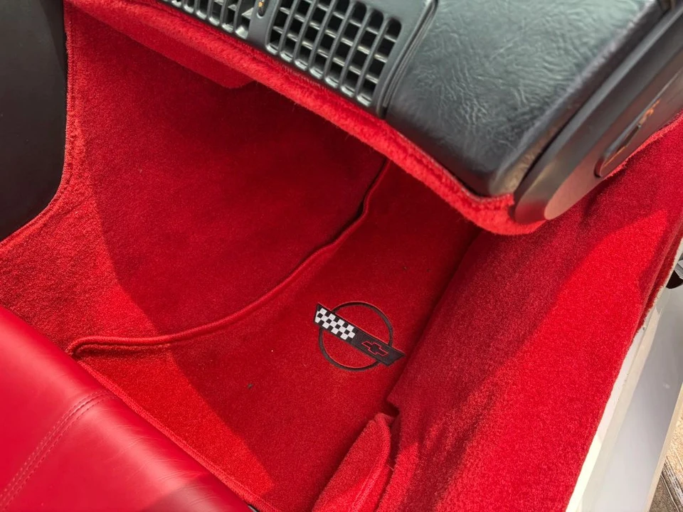 1991 Chevrolet Corvette C4 - Image 16 of 31