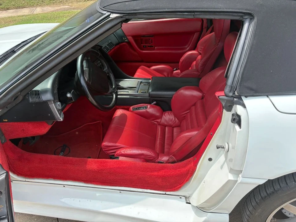 1991 Chevrolet Corvette C4 - Image 12 of 31