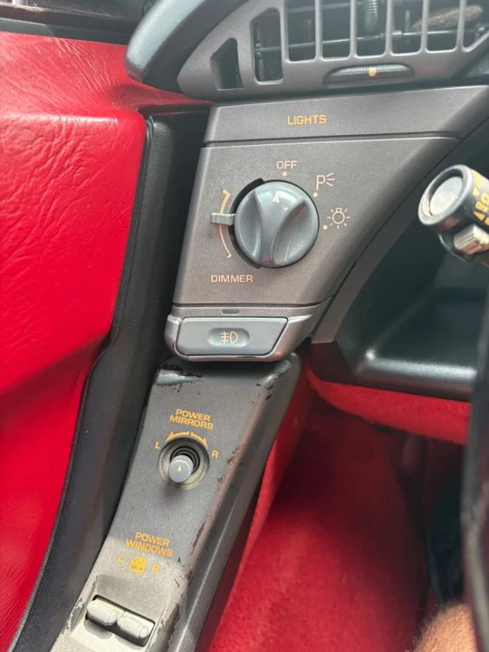 1991 Chevrolet Corvette C4 - Image 23 of 31