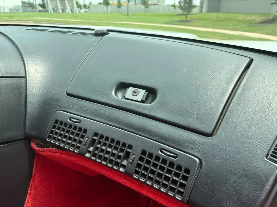 1991 Chevrolet Corvette C4 - Image 19 of 31