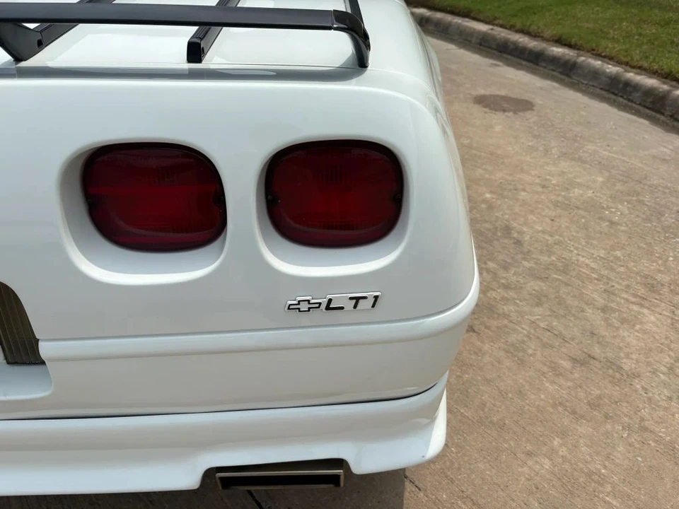 1991 Chevrolet Corvette C4 - Image 10 of 31