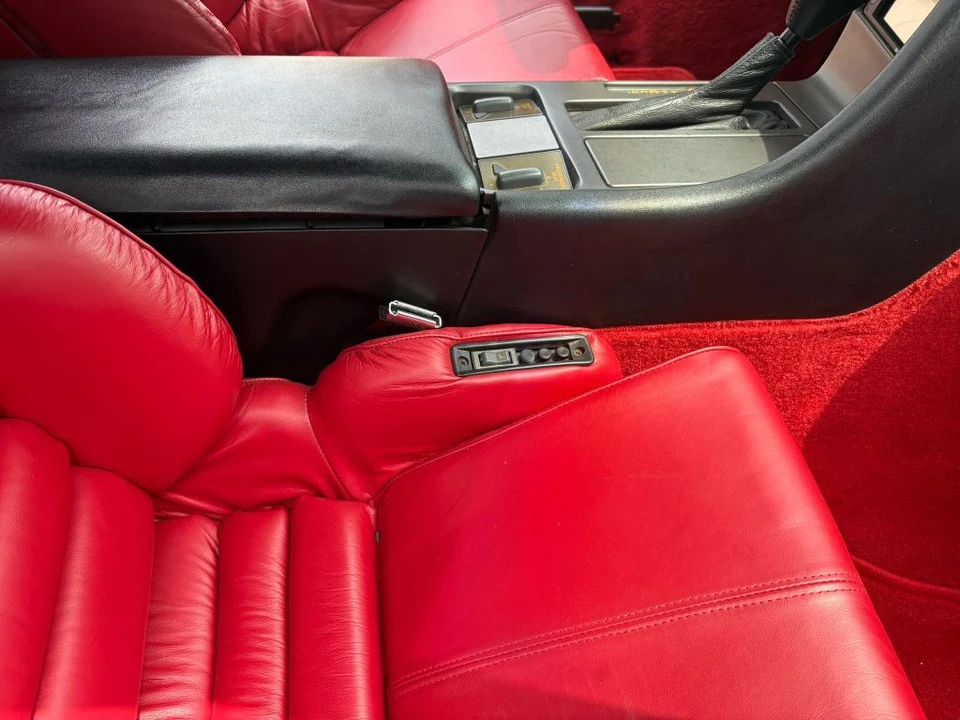 1991 Chevrolet Corvette C4 - Image 17 of 31