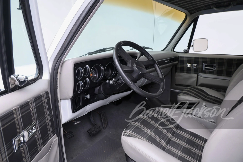 1991 Chevrolet K5 Blazer 2nd Gen - Image 6 of 25