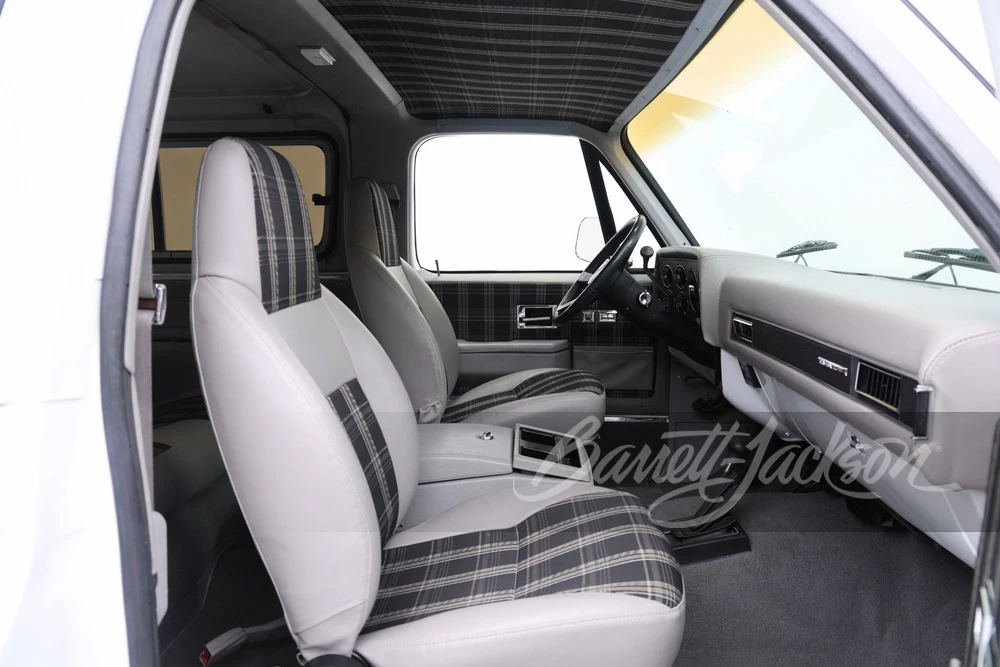 1991 Chevrolet K5 Blazer 2nd Gen - Image 7 of 25