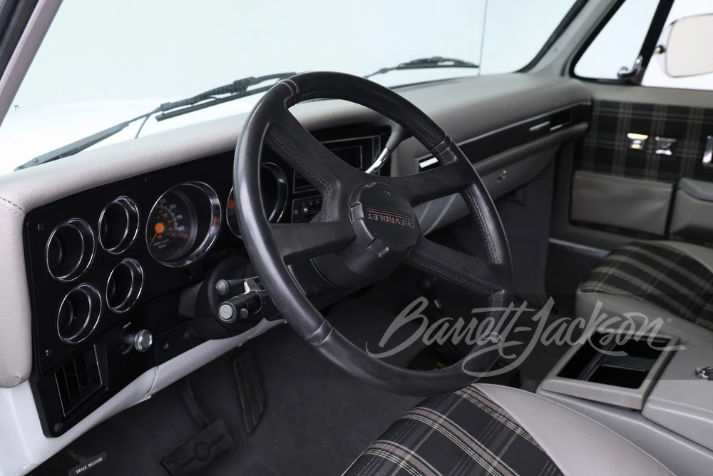 1991 Chevrolet K5 Blazer 2nd Gen - Image 8 of 25