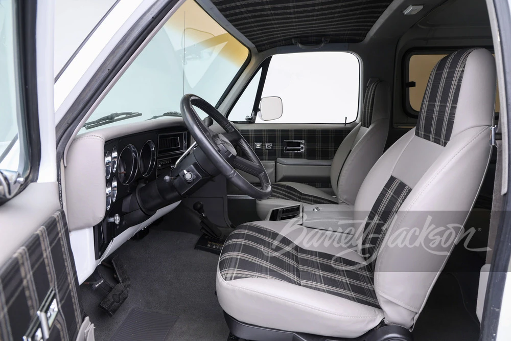 1991 Chevrolet K5 Blazer 2nd Gen - Image 16 of 25