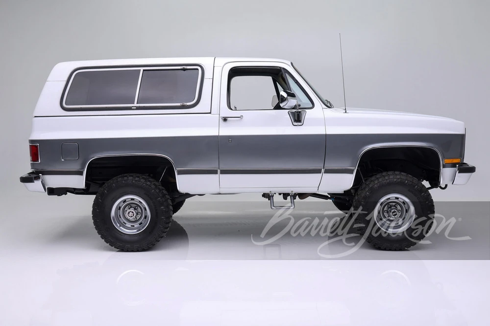 1991 Chevrolet K5 Blazer 2nd Gen - Image 2 of 25