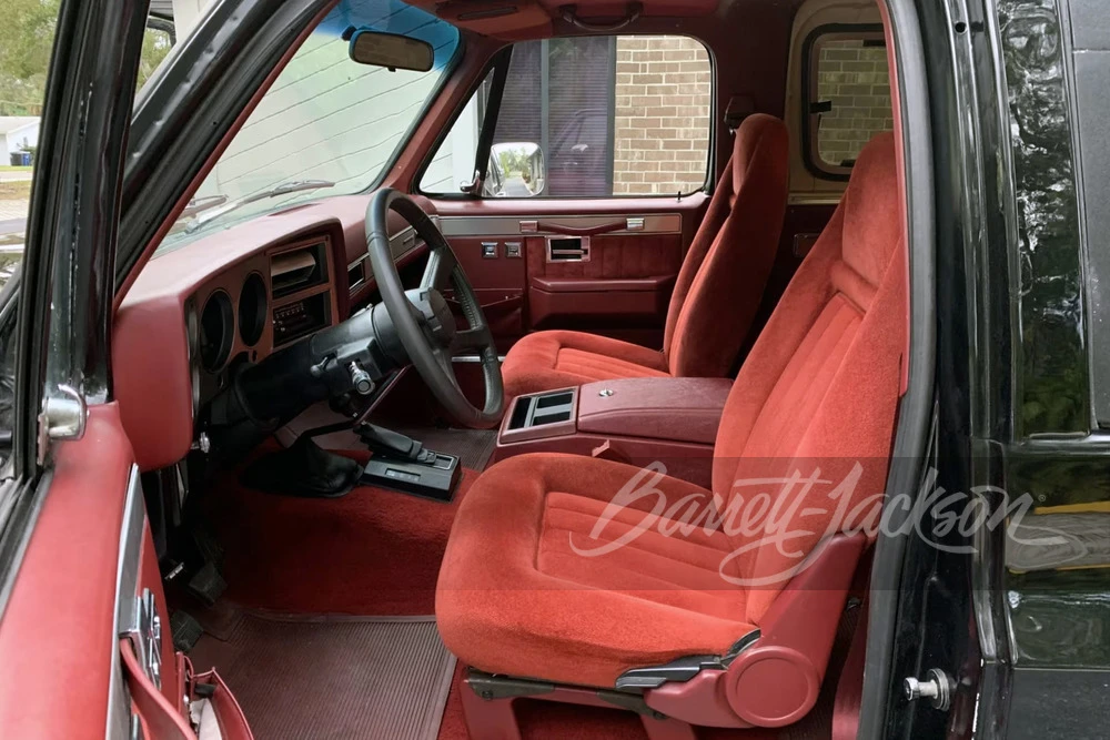 1991 Chevrolet K5 Blazer 2nd Gen - Image 4 of 13