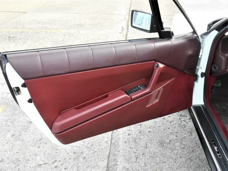 1991 Cadillac Allante - Image 18 of 22