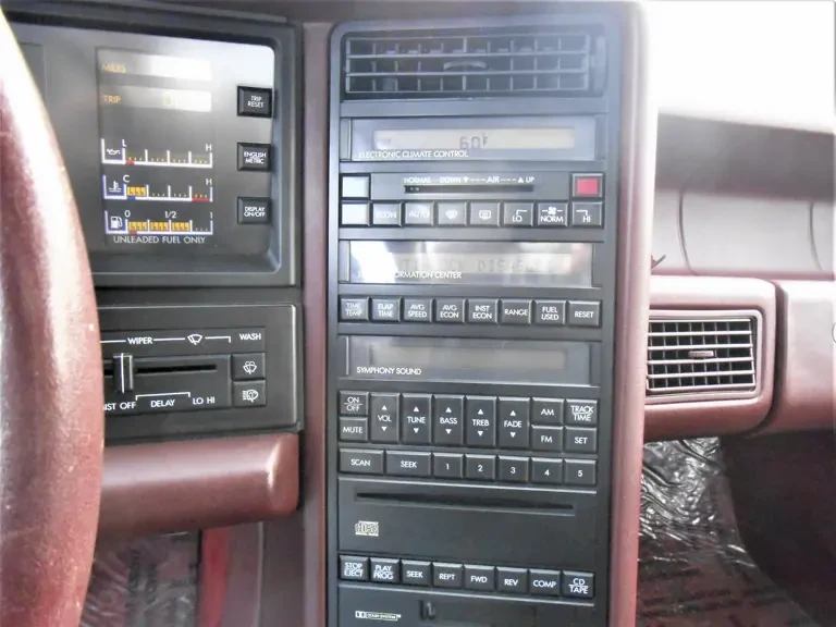 1991 Cadillac Allante - Image 17 of 22