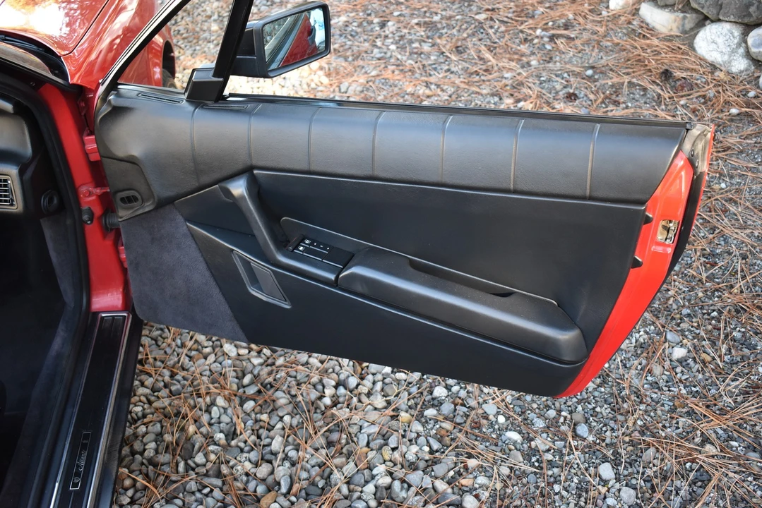 1991 Cadillac Allante - Image 16 of 21