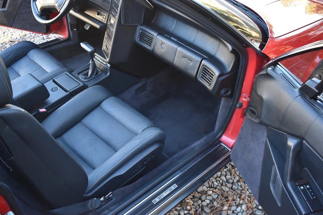 1991 Cadillac Allante - Image 17 of 21