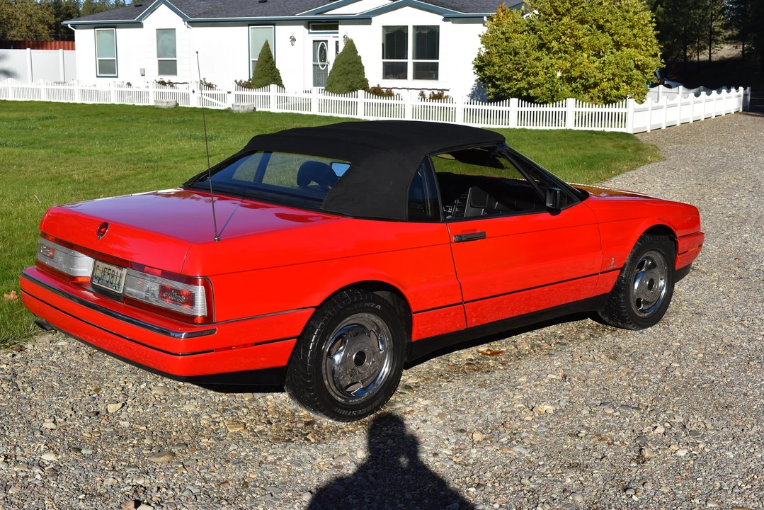 1991 Cadillac Allante - Image 12 of 21