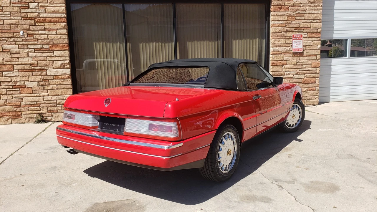 1991 Cadillac Allante - Image 30 of 31