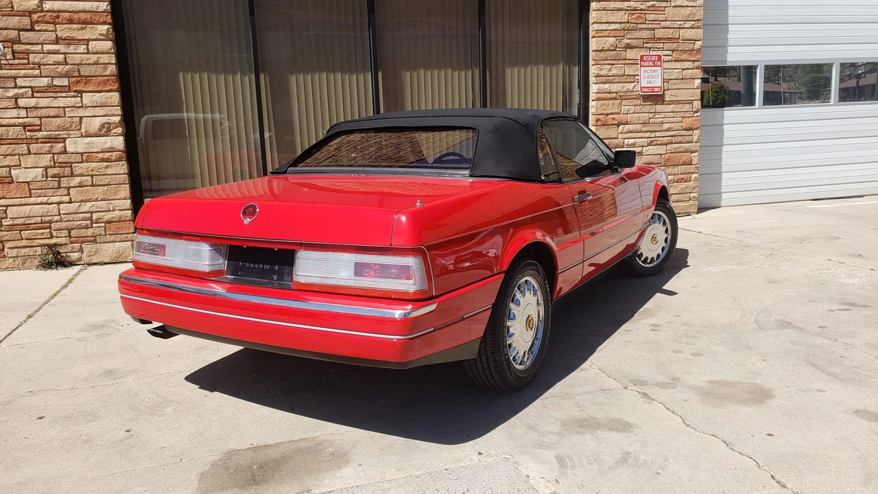 1991 Cadillac Allante - Image 29 of 31