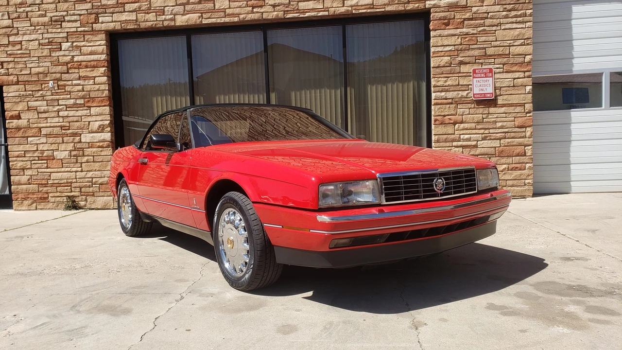 1991 Cadillac Allante - Image 26 of 31