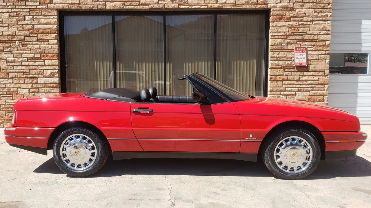 1991 Cadillac Allante - Image 10 of 31
