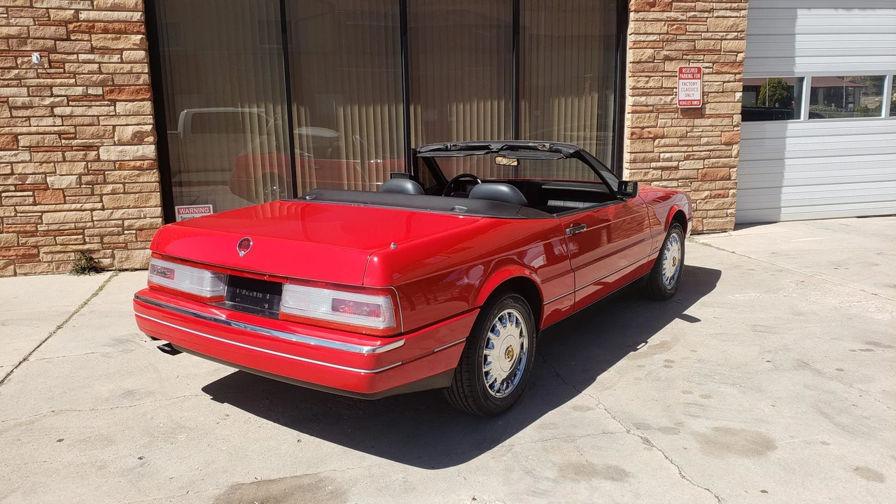 1991 Cadillac Allante - Image 12 of 31