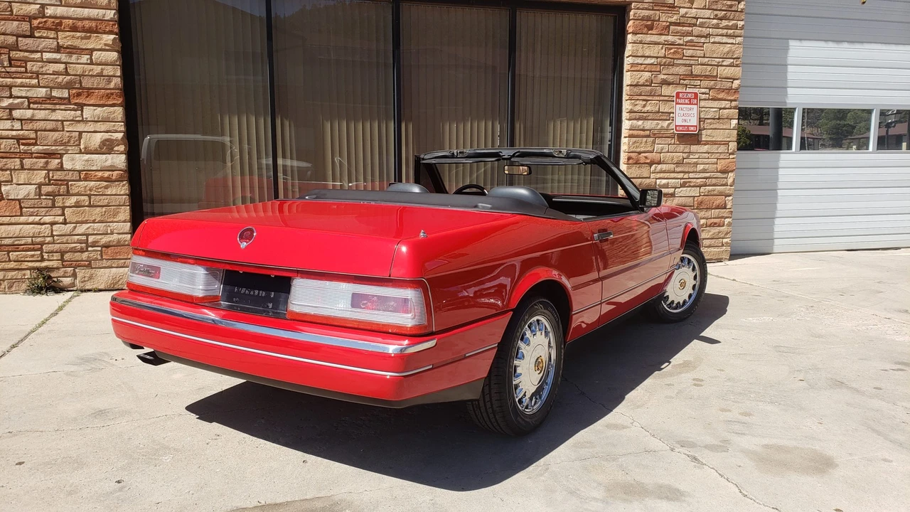 1991 Cadillac Allante - Image 14 of 31