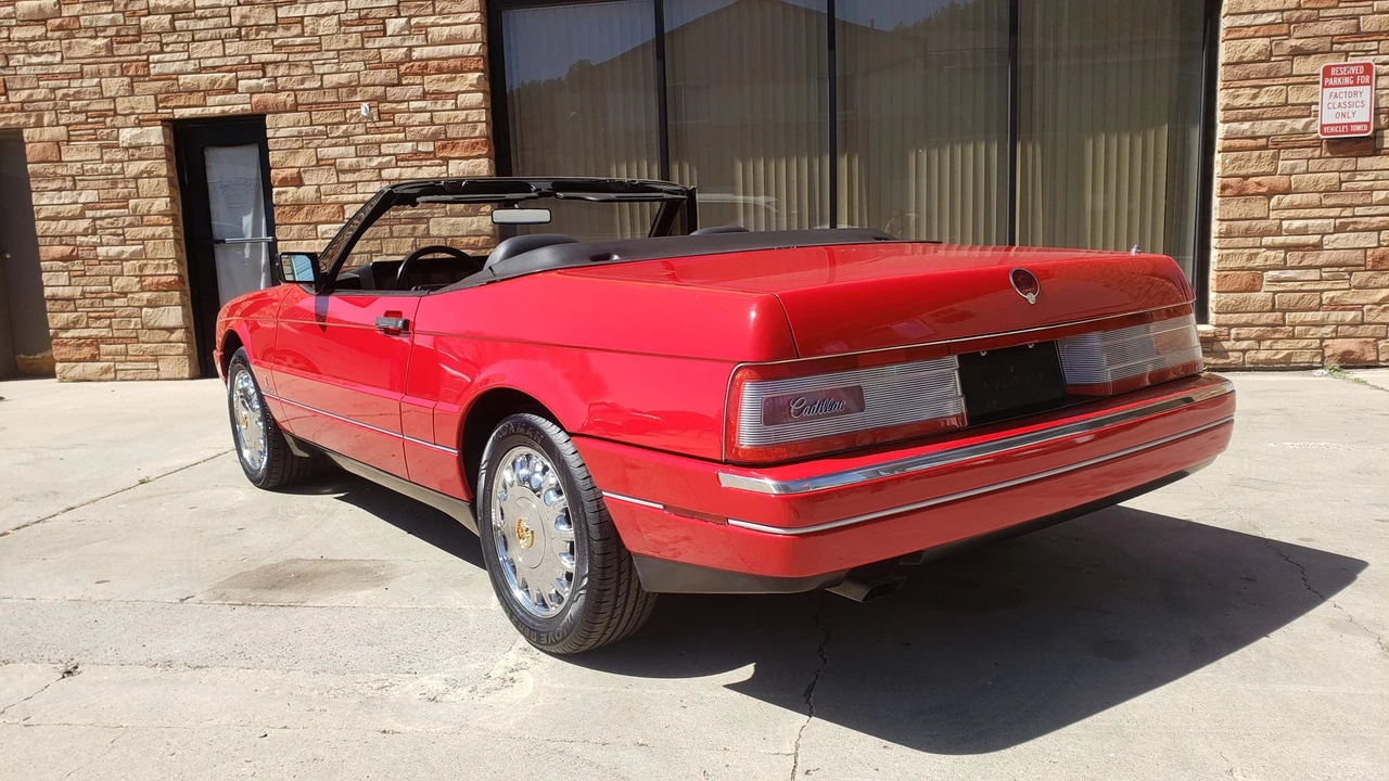 1991 Cadillac Allante - Image 15 of 31