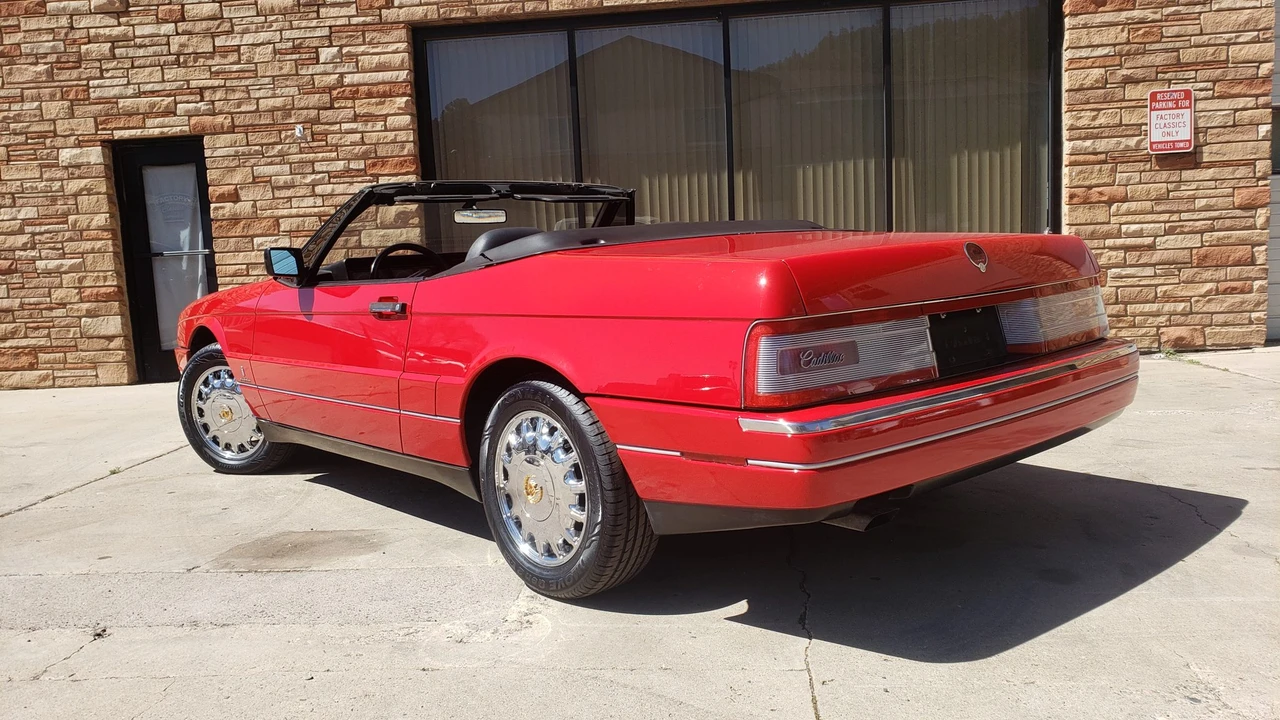 1991 Cadillac Allante - Image 16 of 31