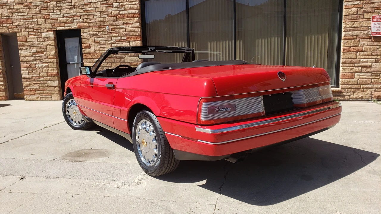 1991 Cadillac Allante - Image 17 of 31
