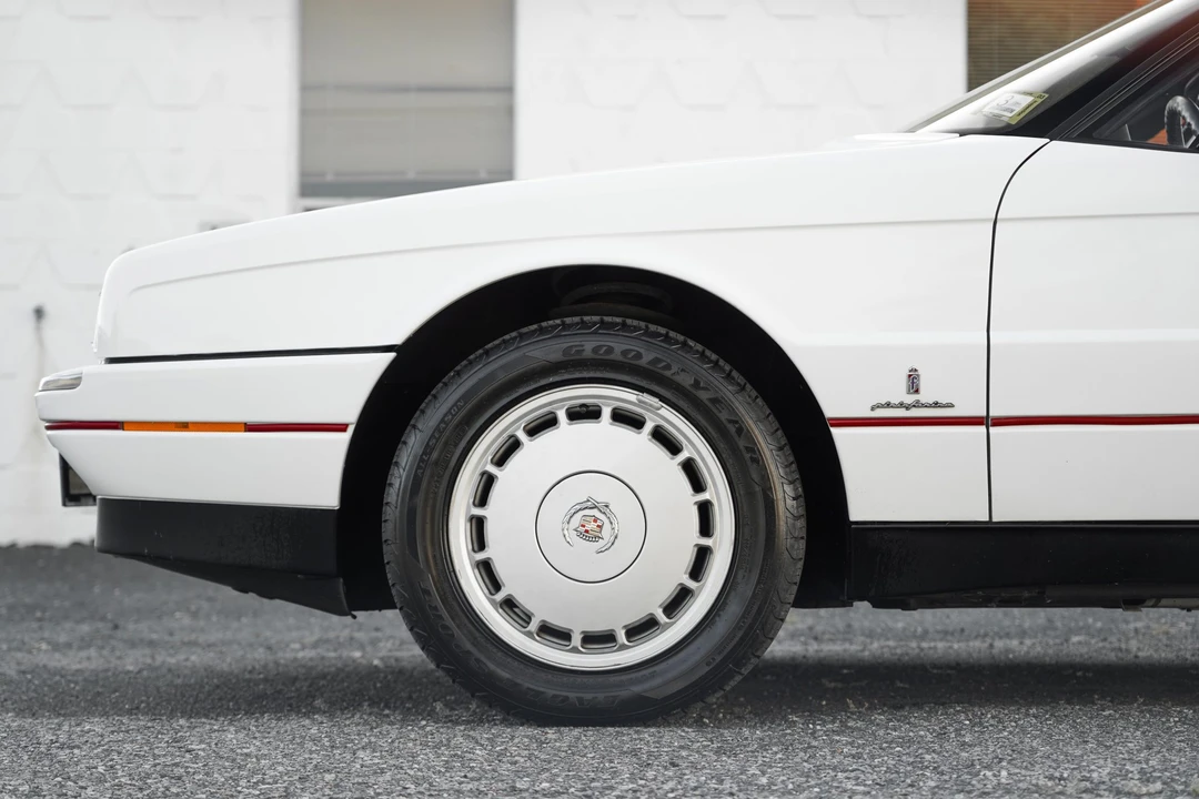 1991 Cadillac Allante - Image 25 of 31