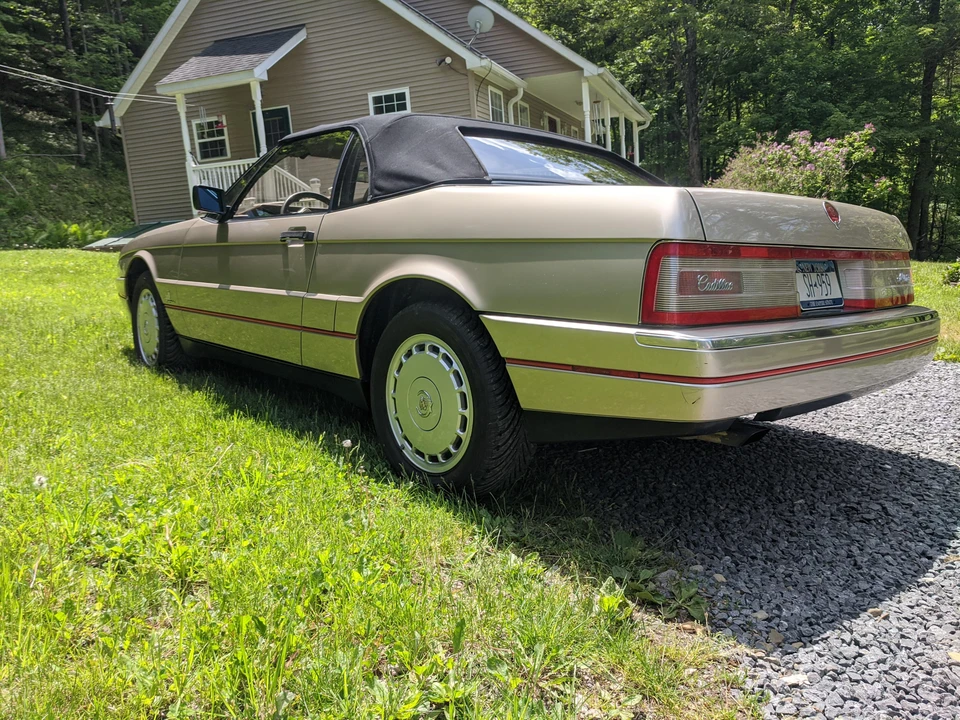 1991 Cadillac Allante - Image 12 of 31