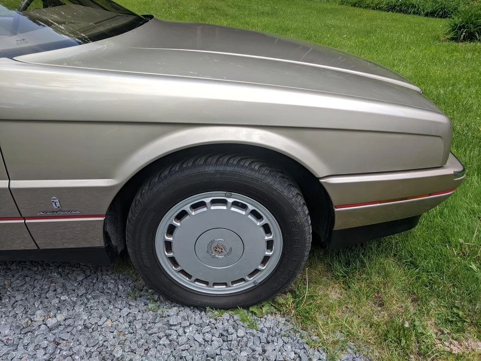 1991 Cadillac Allante - Image 30 of 31