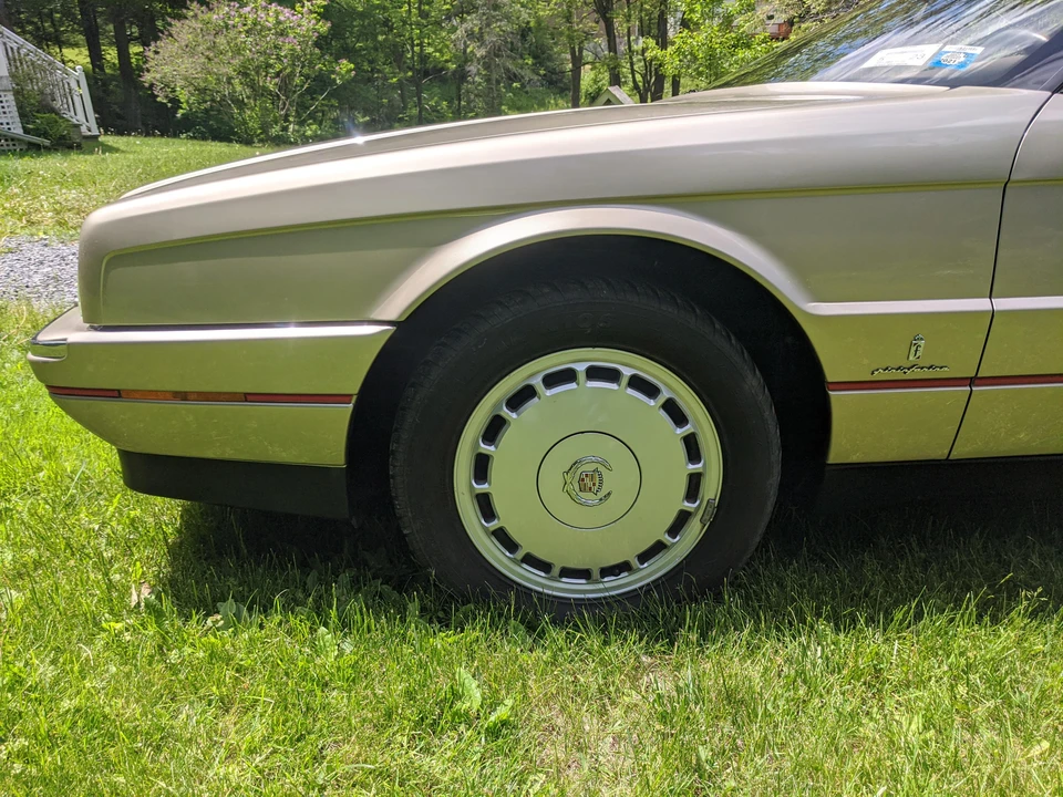 1991 Cadillac Allante - Image 21 of 31