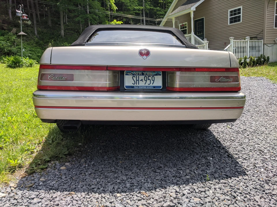 1991 Cadillac Allante - Image 13 of 31