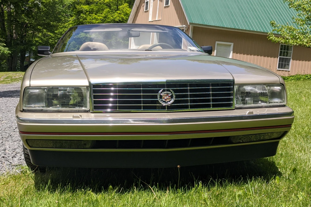 1991 Cadillac Allante - Image 2 of 31
