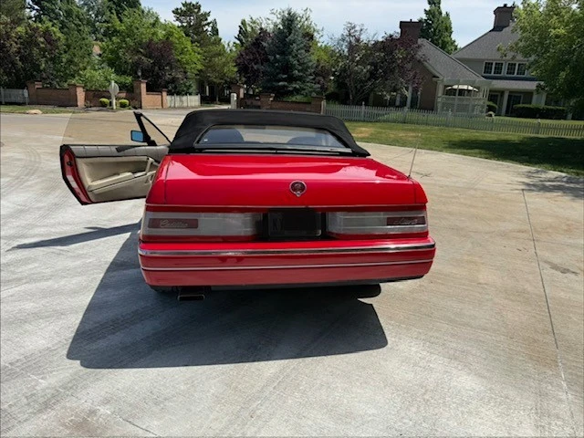 1991 Cadillac Allante - Image 2 of 15