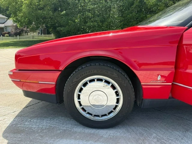 1991 Cadillac Allante - Image 12 of 15