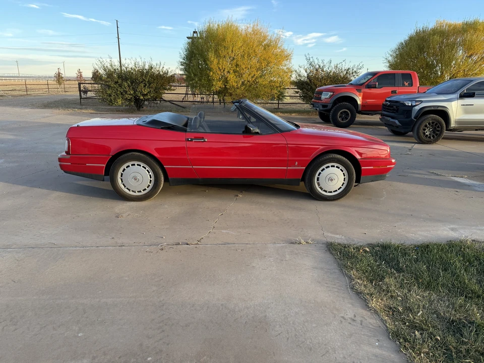 1991 Cadillac Allante - Image 10 of 31